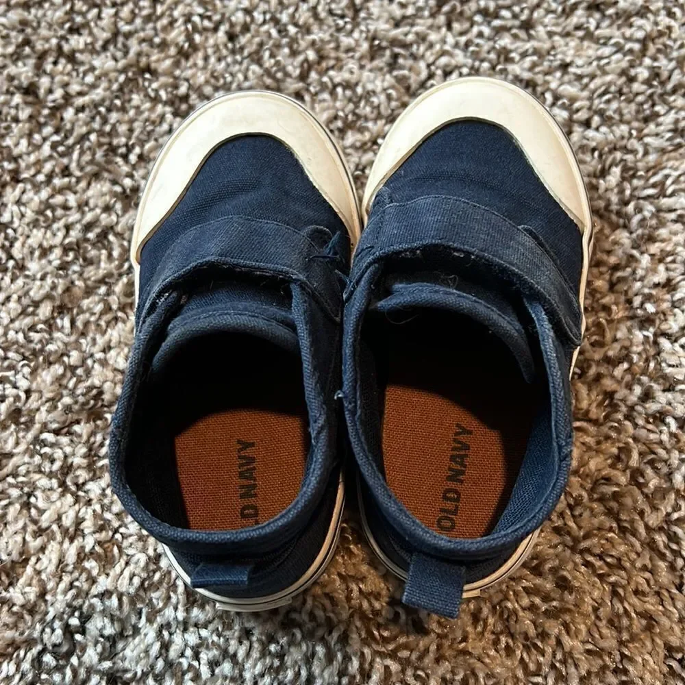 Toddler old navy boots size: 6C